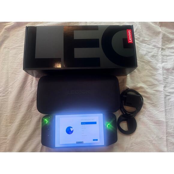 Excellent cond. Lenovo Legion Go 8APU1 Handheld Computer Gaming Console 1TB SSD - Picture 1 of 6